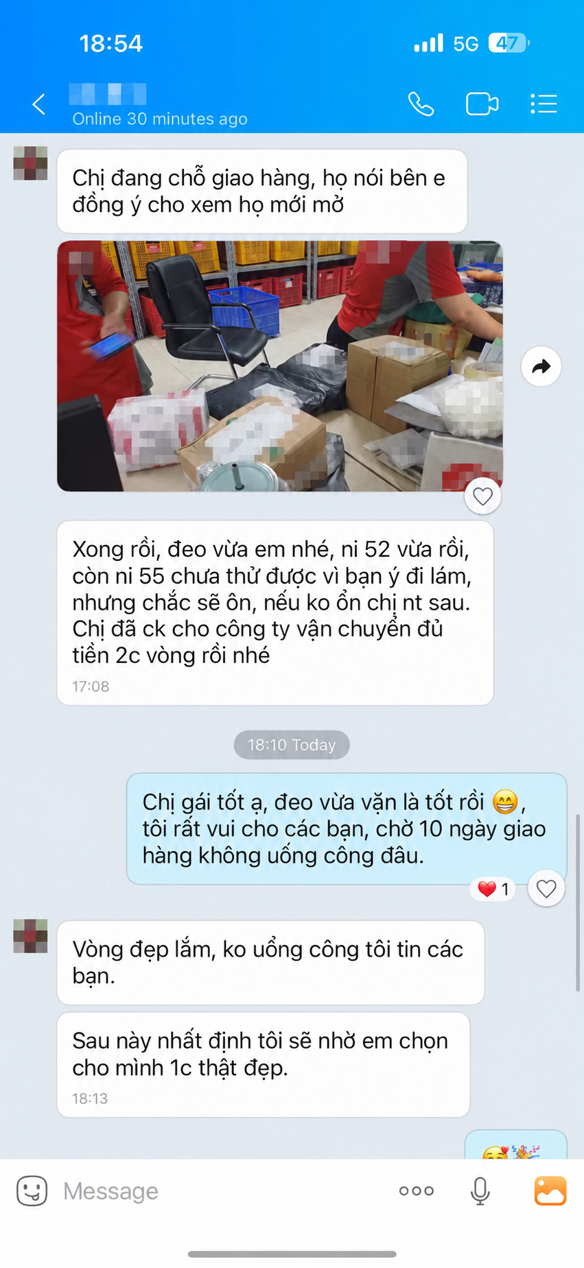 Khách hàng xác nhận đã nhận hàng và hài lòng